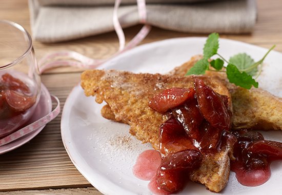 Armer Sandwich-Ritter mit Pflaumenkonfitüre