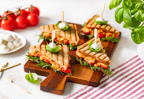 Mediterrane Tomate-Mozzarella Tramezzini