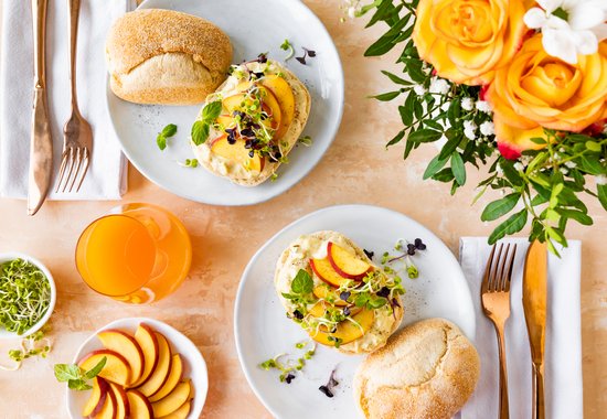 Sommer-Krüstchen mit Pfirsich und Geflügel-Dattel-Curry